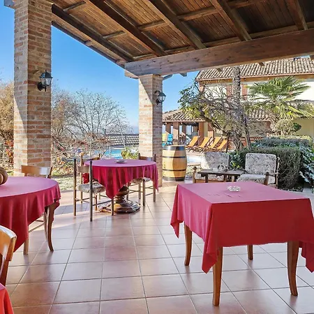 Bed & Breakfast Cascina Orlandi 3*